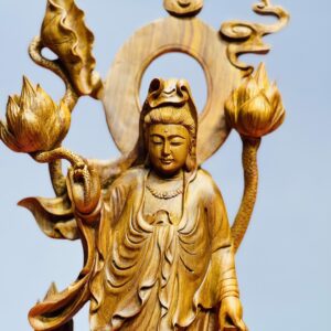 Quan Âm ngự đài sen gỗ sưa