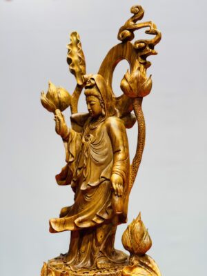 Quan Âm ngự đài sen gỗ sưa