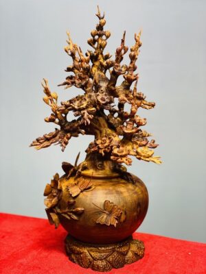Bình mai phú quý gỗ sưa.