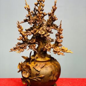 Bình mai phú quý gỗ sưa.
