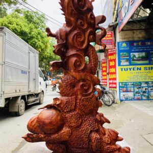 Đạt ma quá hải ngự long gỗ sưa đỏ.