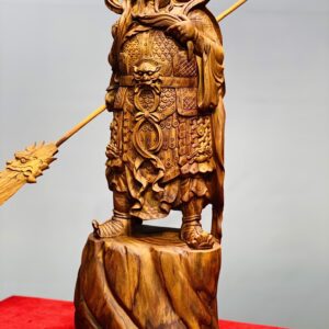 Quan Công xách đao gỗ sưa.