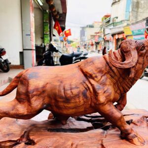 Trâu gỗ sưa.