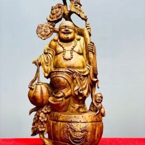 Di Lặc đứng vác nấm sưa.