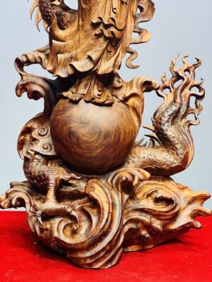 Đạt ma hàng long gỗ sưa.