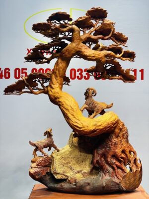 Tam dương đứng tùng ôm đá gỗ hương.