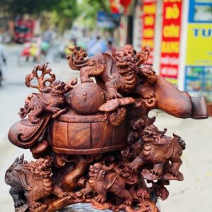Tỳ hưu gỗ sưa.