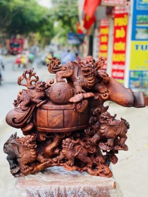 Tỳ hưu gỗ sưa.