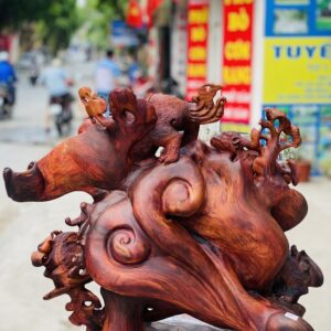 Tỳ hưu gỗ sưa.