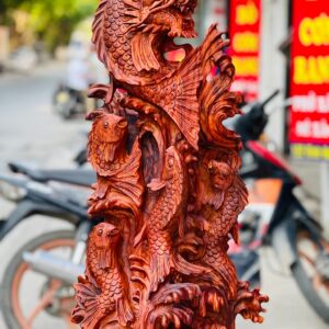Cá chép hóa rồng gỗ sưa.