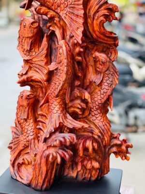 Cá chép hóa rồng gỗ sưa.