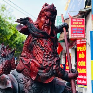 Quan Công múa võ gỗ trắc.