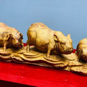 Tam heo gỗ sưa