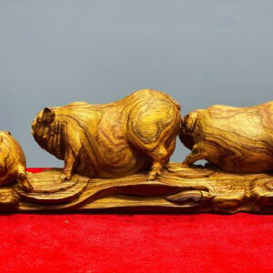 Tam heo gỗ sưa
