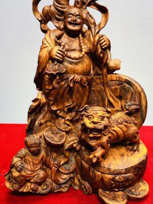 Tượng Di Lạc Nhị Tiểu vác cành đào đứng Nghê Gỗ Sưa