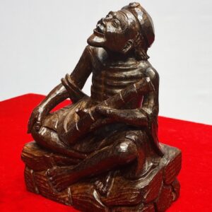 Ông Lão Gỗ Trắc