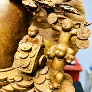 Di Lạc Vác Cành Đào Cửu Tiểu Chum Vàng Cây Tùng Gỗ Nu Hương