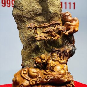 Di Lạc Ngồi Bao Tiền Dưới Tùng Ôm Đá Tự Nhiên Gỗ Hương