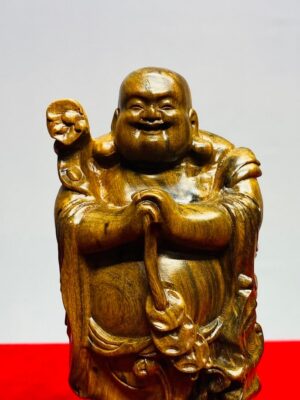 Di Lạc Chúc Phúc Đứng Bao Tiền Gỗ Bách Xanh