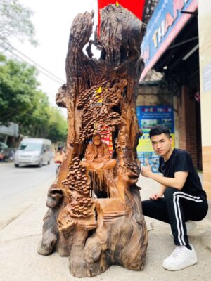 Đạt Ma Sư Tổ Ngồi Thiền Dưới Cây Tùng Gỗ Hương