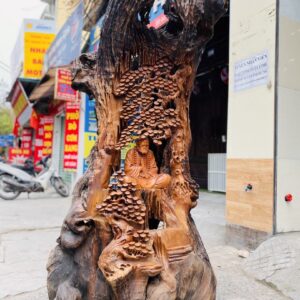 Đạt Ma Sư Tổ Ngồi Thiền Dưới Cây Tùng Gỗ Hương