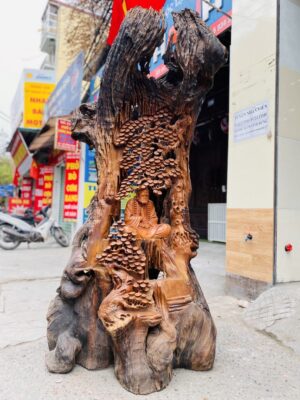 Đạt Ma Sư Tổ Ngồi Thiền Dưới Cây Tùng Gỗ Hương