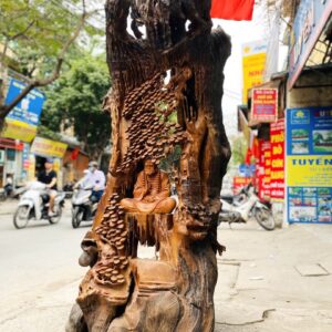 Đạt Ma Sư Tổ Ngồi Thiền Dưới Cây Tùng Gỗ Hương