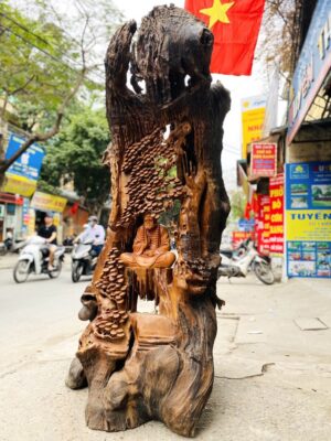 Đạt Ma Sư Tổ Ngồi Thiền Dưới Cây Tùng Gỗ Hương