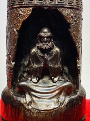 Đạt Ma Thiền Trong Chuông Gỗ Trắc