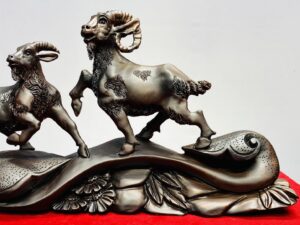Tam Dương Đứng Cầu Gậy Như Ý Gỗ Trắc