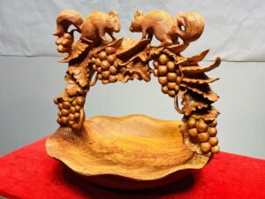 Giỏ Nho Sóc Gỗ Hương
