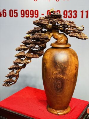 Bình tùng hạc gỗ hương.