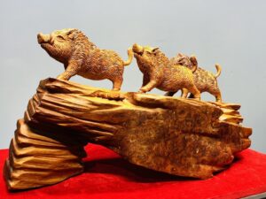 Tam Heo Gỗ Nu Hương