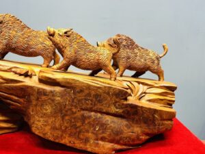 Tam Heo Gỗ Nu Hương