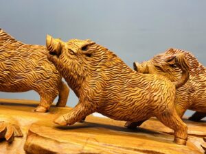 Tam Heo Gỗ Nu Hương