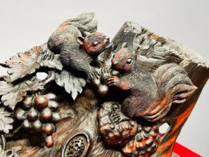 Nho Sóc Gỗ Nu Trắc