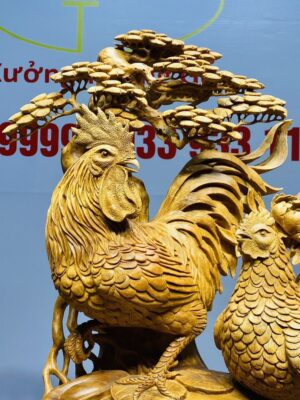 Gia Đình Gà Đứng Bao Tiền Cây Tùng Gỗ Hương