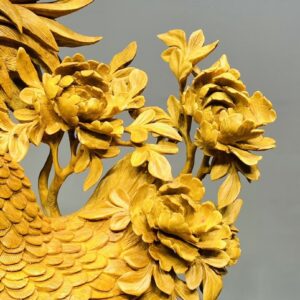 Gia Đình Gà Đứng Bao Tiền Cây Tùng Gỗ Hương