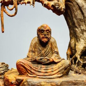 Đạt Ma Ngồi Thiền Dưới Cây Tùng Gỗ Trắc