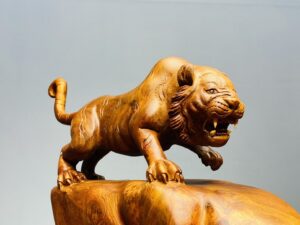 Hổ Săn Mồi Gỗ Nu Ngọc Am
