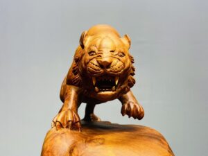 Hổ Săn Mồi Gỗ Nu Ngọc Am
