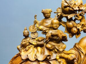 Di Lạc Ngũ Tiểu Vác Cành Đào Ngồi Bao Tiền Gỗ Nu Hương