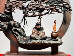 Đạt Ma Ngồi Thiền Gốc Tùng Gỗ Trắc
