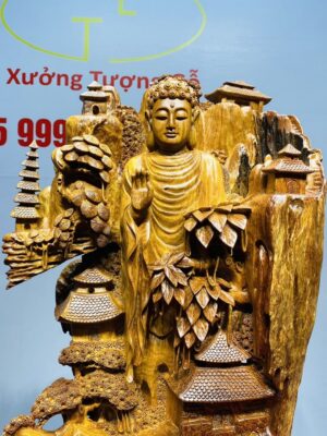 Thành Tâm Bái Phật Gỗ Hương