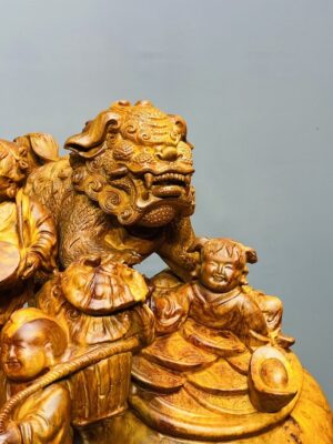 Di Lạc Vác Cành Đào Ngũ Tiểu Nhất Nghê Đứng Bao TIền Gỗ Nu Hương