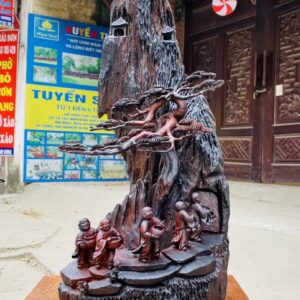 Ngũ Tiểu Lên Chùa Gỗ Trắc