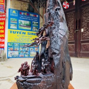 Ngũ Tiểu Lên Chùa Gỗ Trắc
