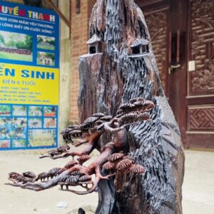 Ngũ Tiểu Lên Chùa Gỗ Trắc