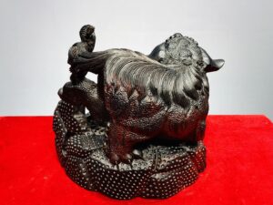 Nhất Nghê Vờn Ngọc Gỗ Trắc