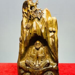 Đạt Ma Sư Tổ Ngồi Thiền Gỗ Bách Xanh